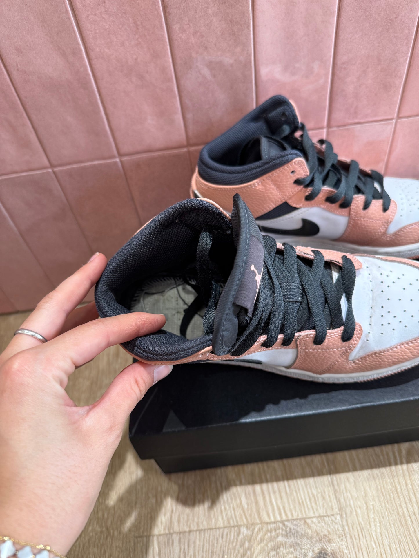 Baskets Nike T.36.5
