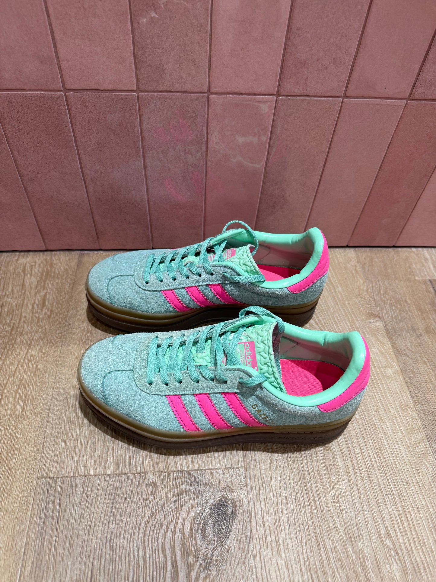 Baskets adidas gazelle T.38