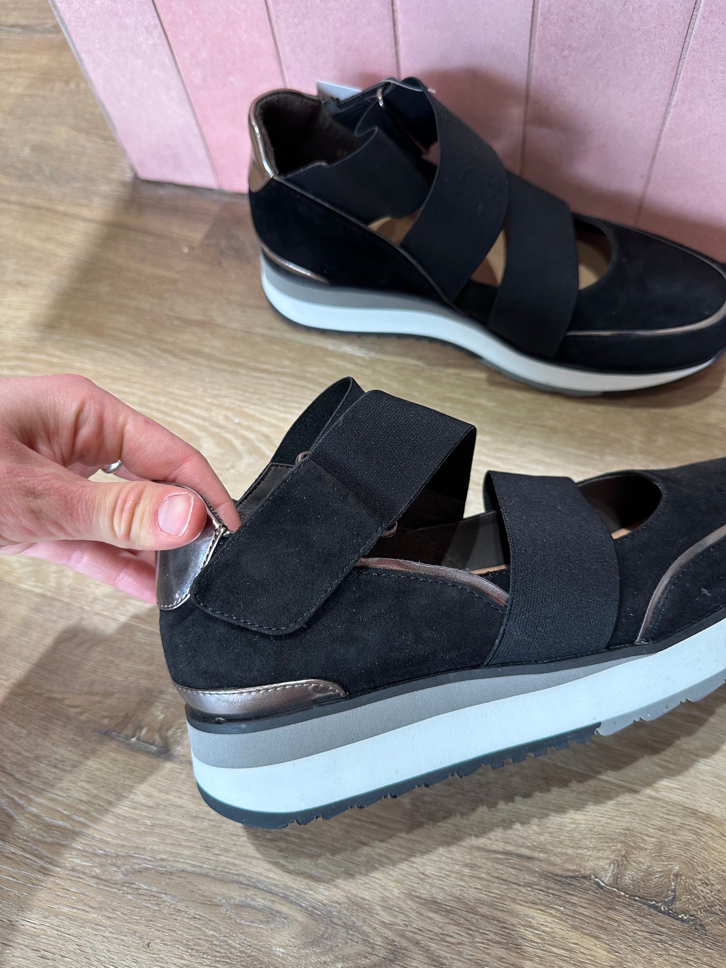 Chaussures ouvertes Adige T.37 cuir