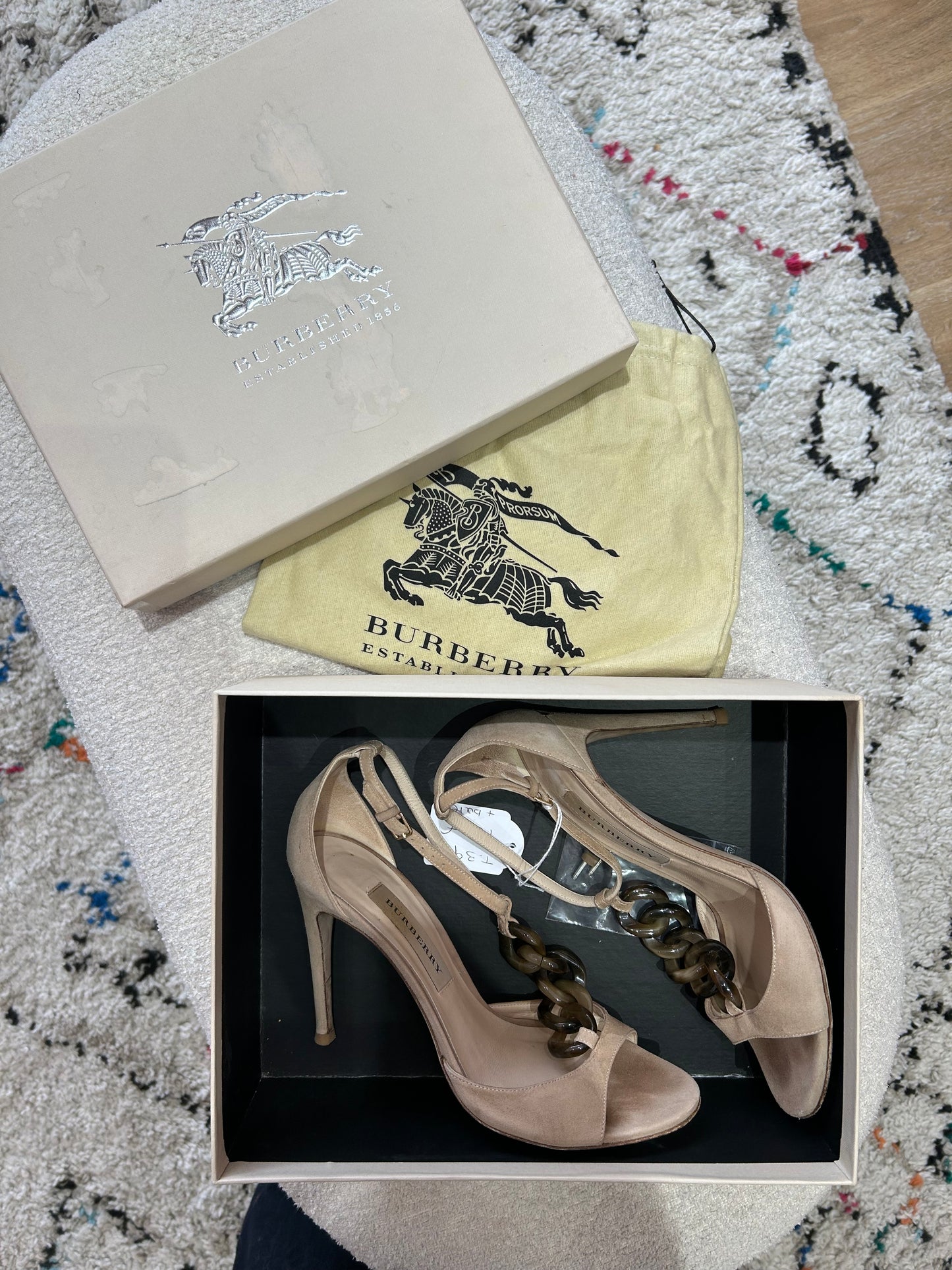 Escarpins Burberry Taille 39