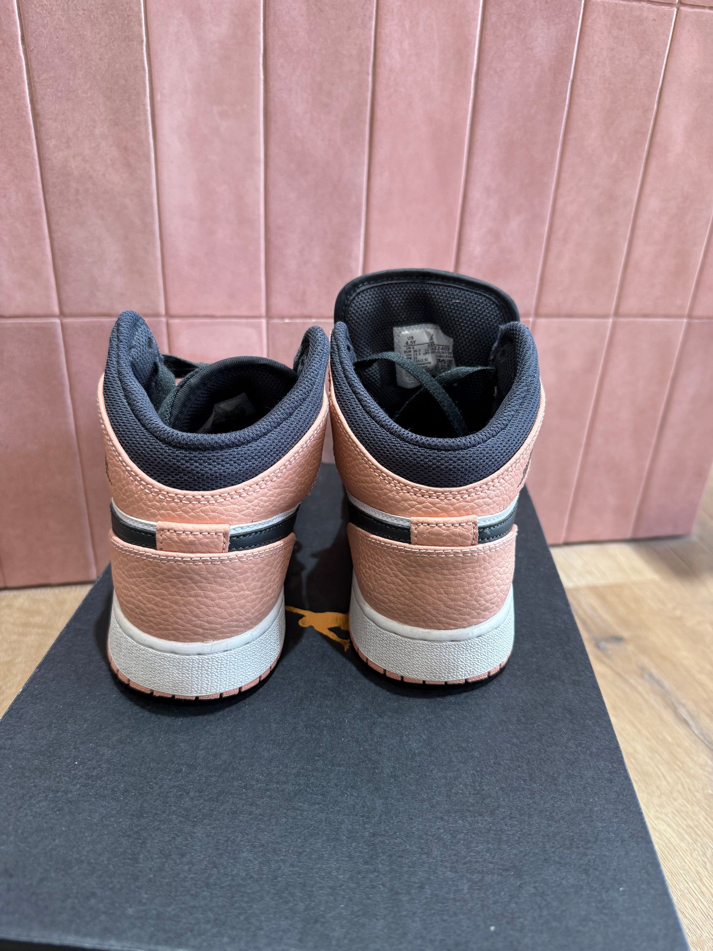 Baskets Nike T.36.5