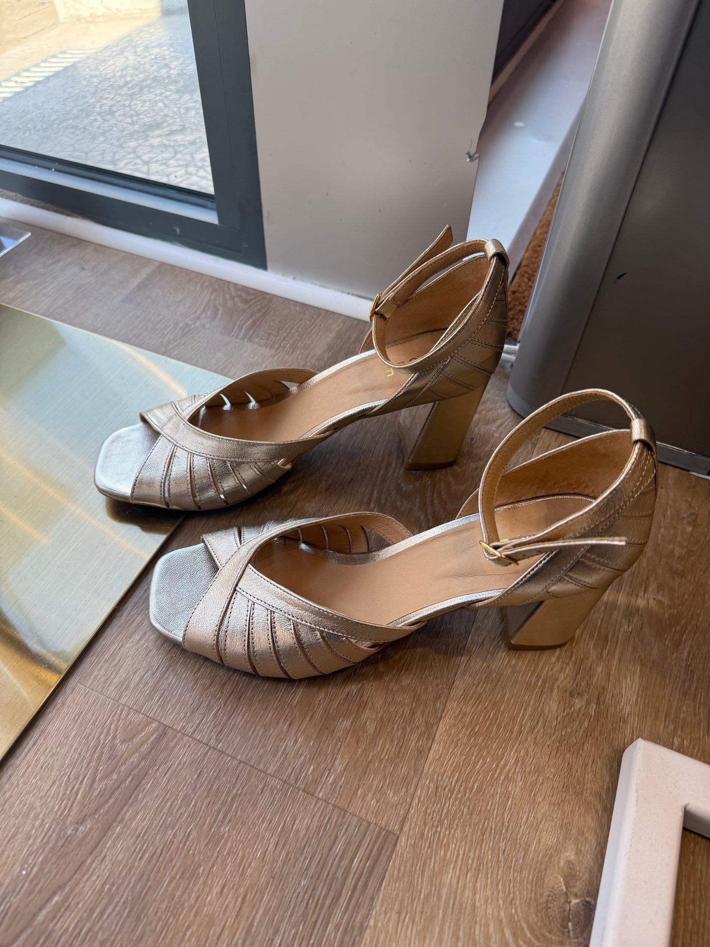 Sandales I.code T.40 cuir
