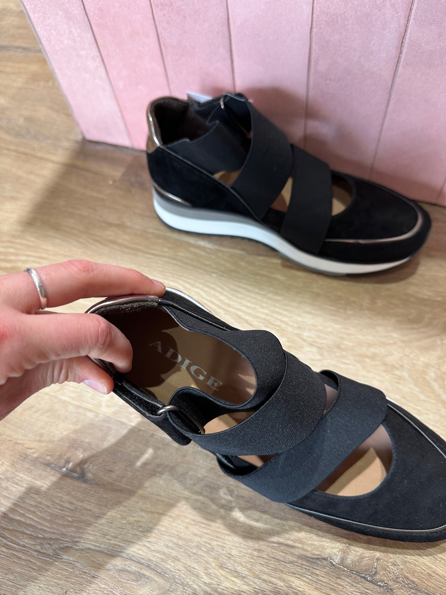 Chaussures ouvertes Adige T.37 cuir