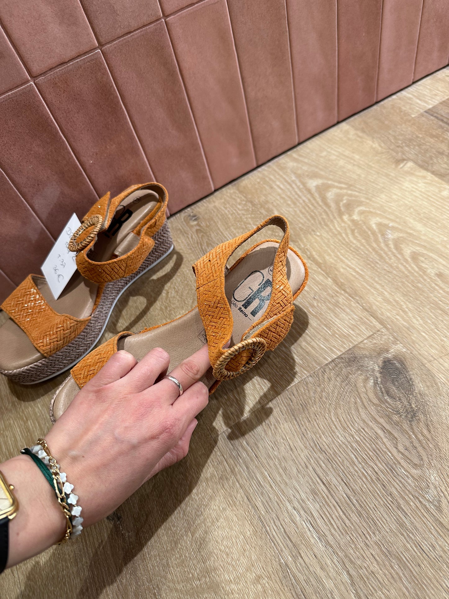Sandales chaussures cuir geo reino T.37