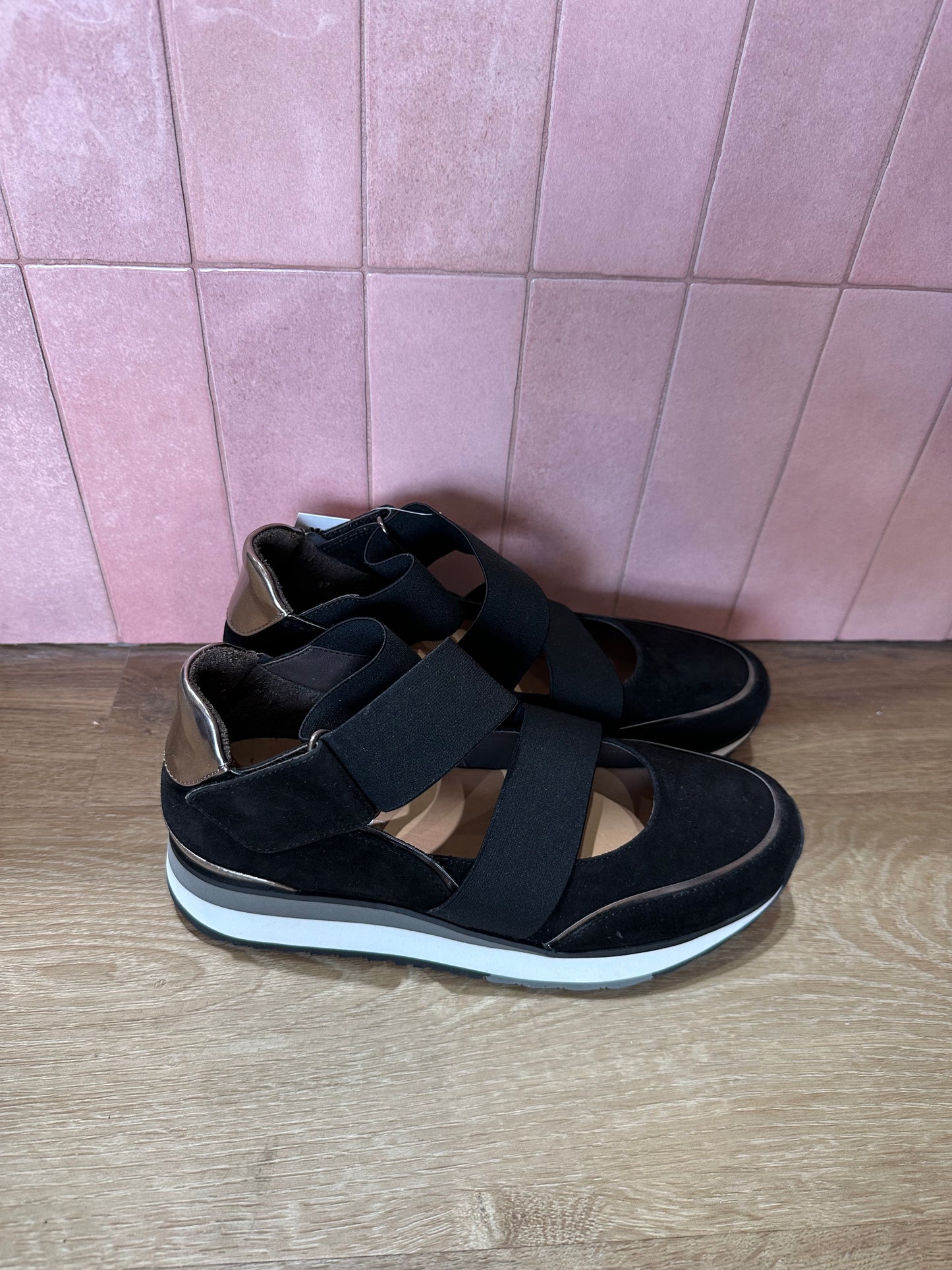 Chaussures ouvertes Adige T.37 cuir