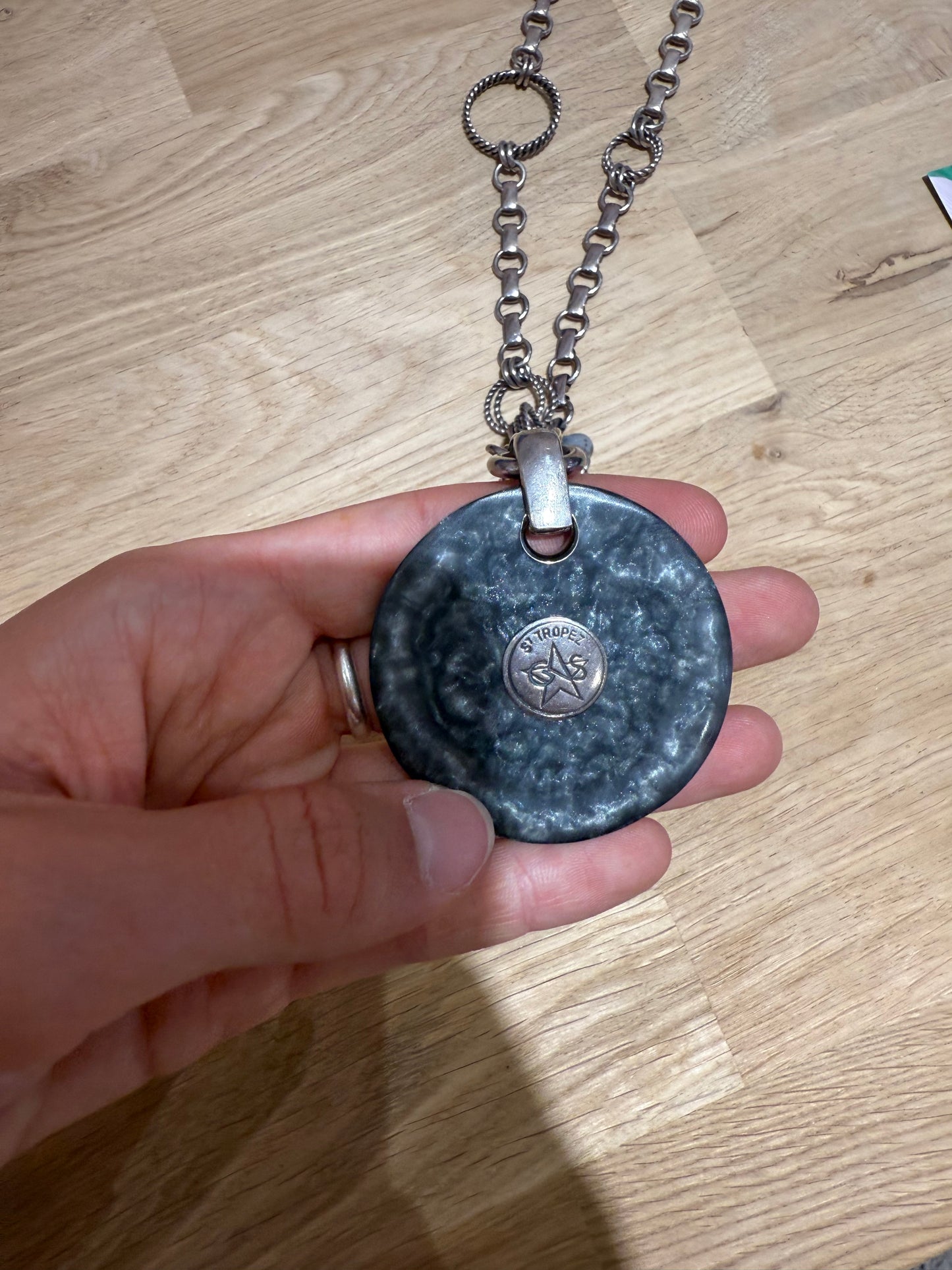 Collier gas
