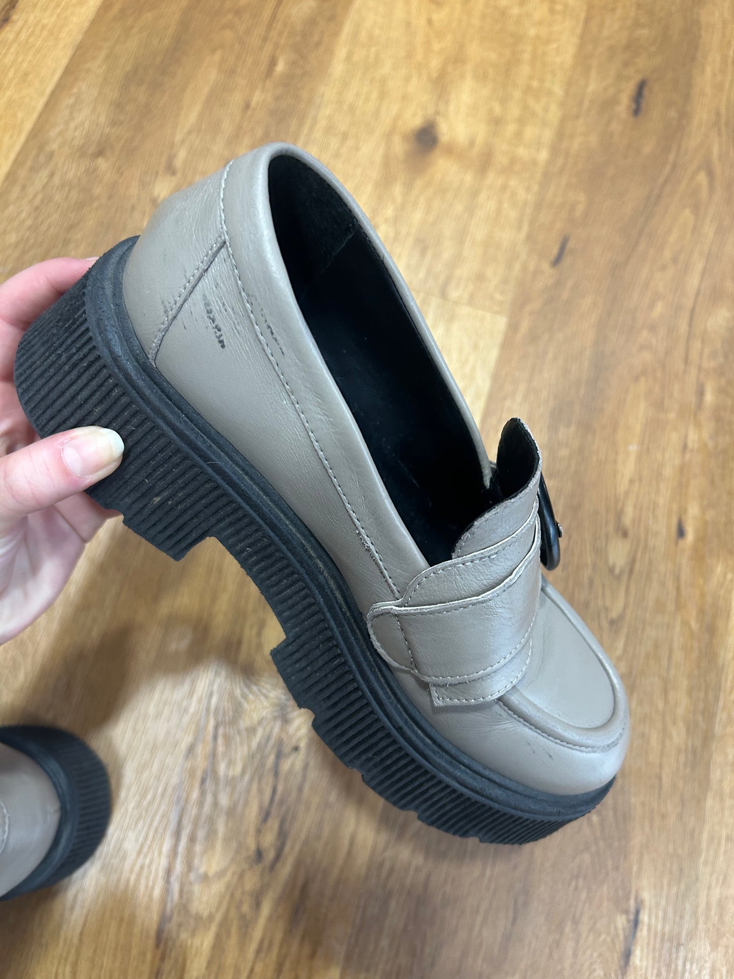 Mocassins taupe Taille 37