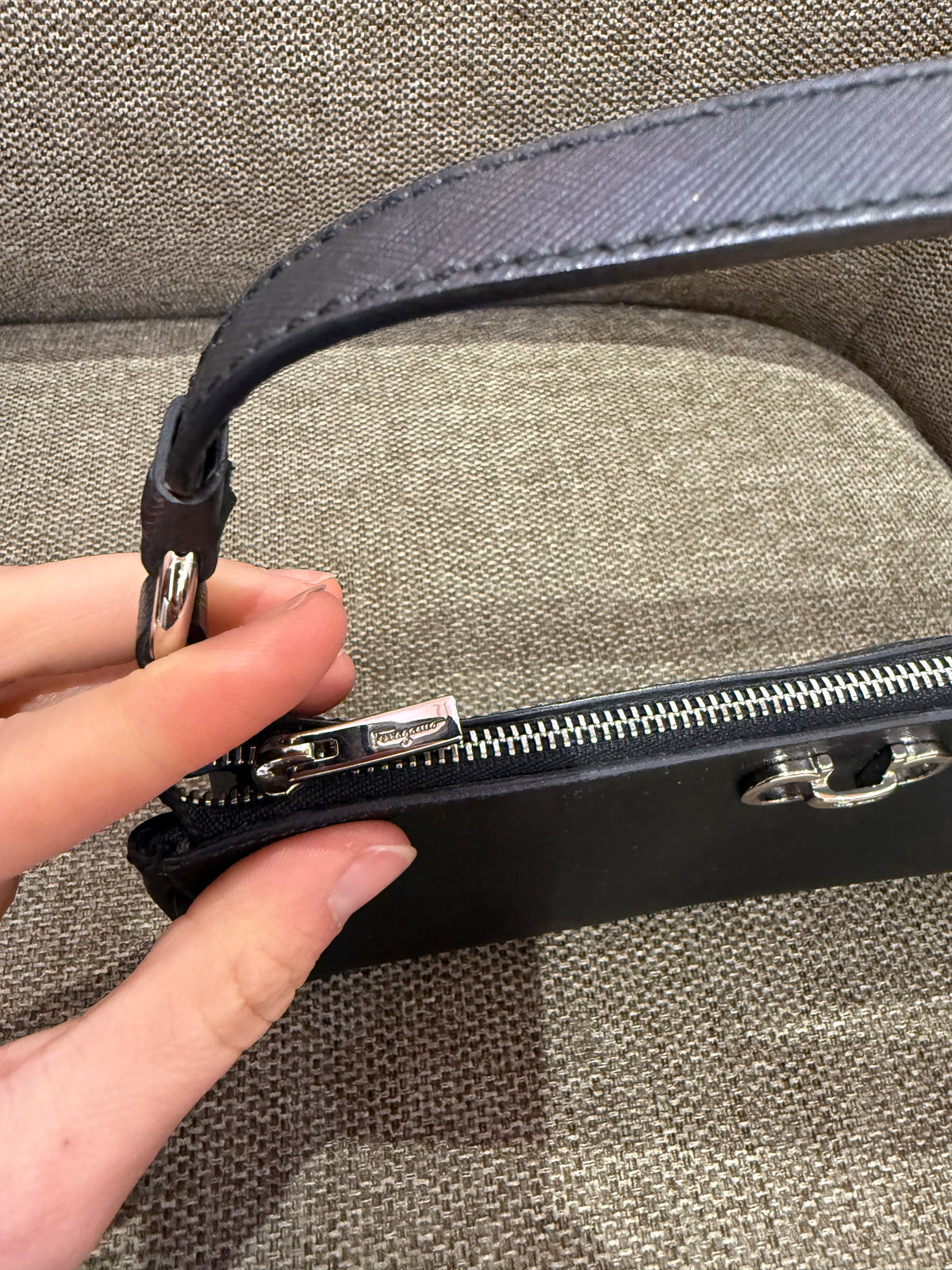 Sac noir cuir Ferragamo