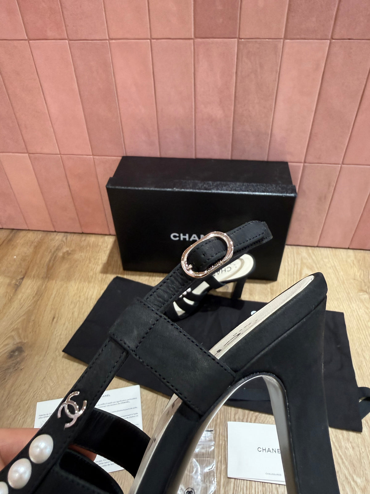 Chaussures Chanel T.36 neuves 02/06