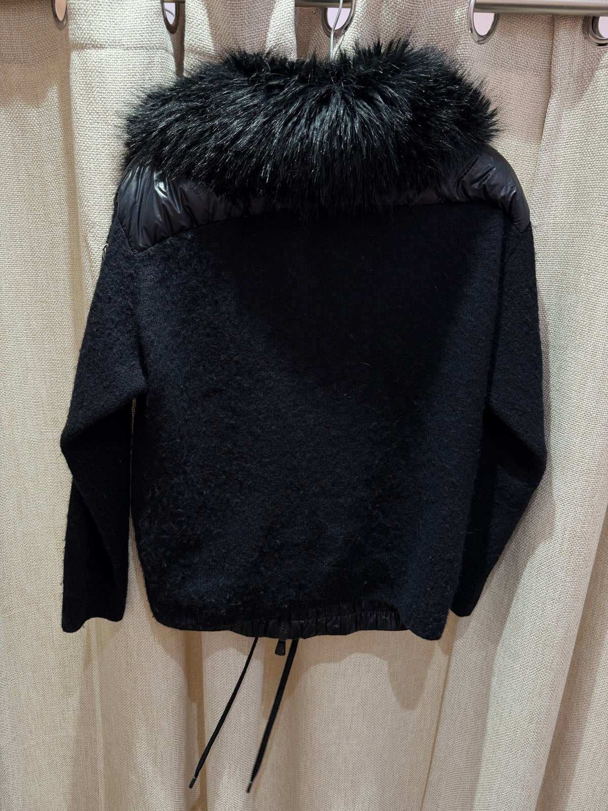 Veste moncler T.XS taille grand (36/38) 19/10
