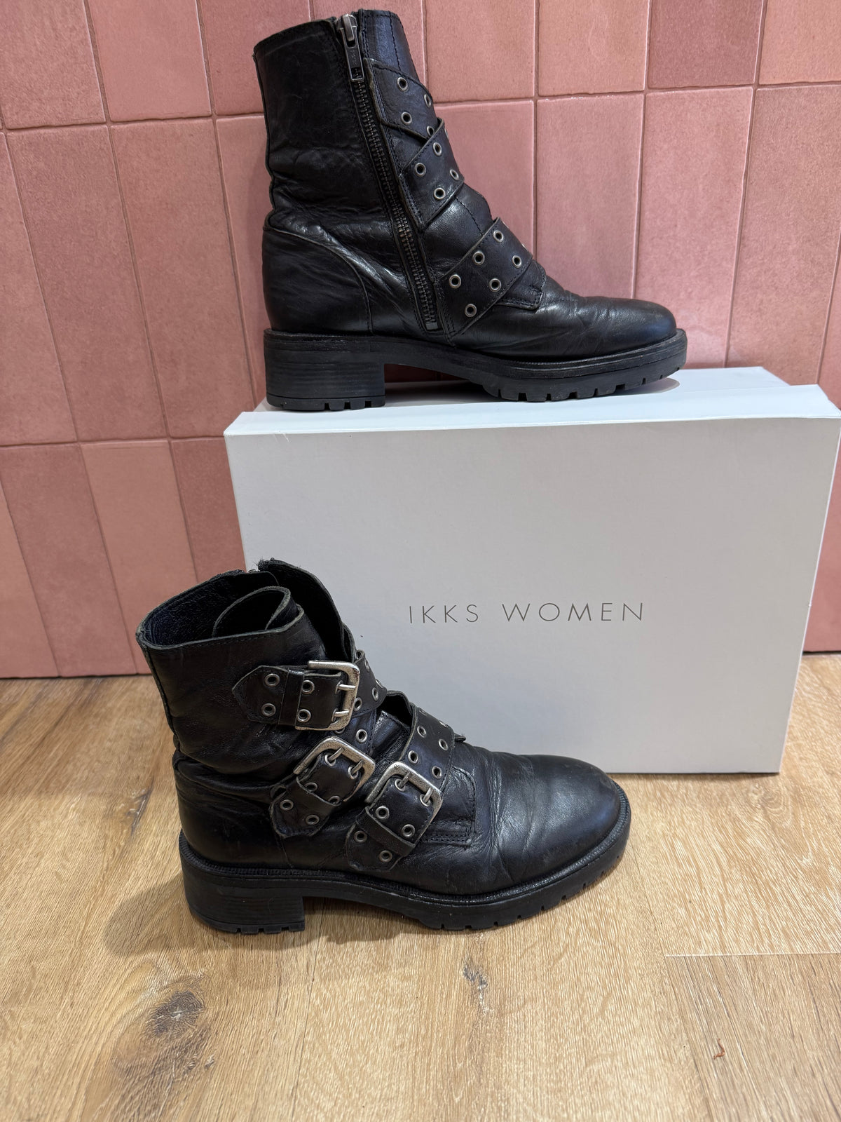 Bottines rock noir ikks T.37