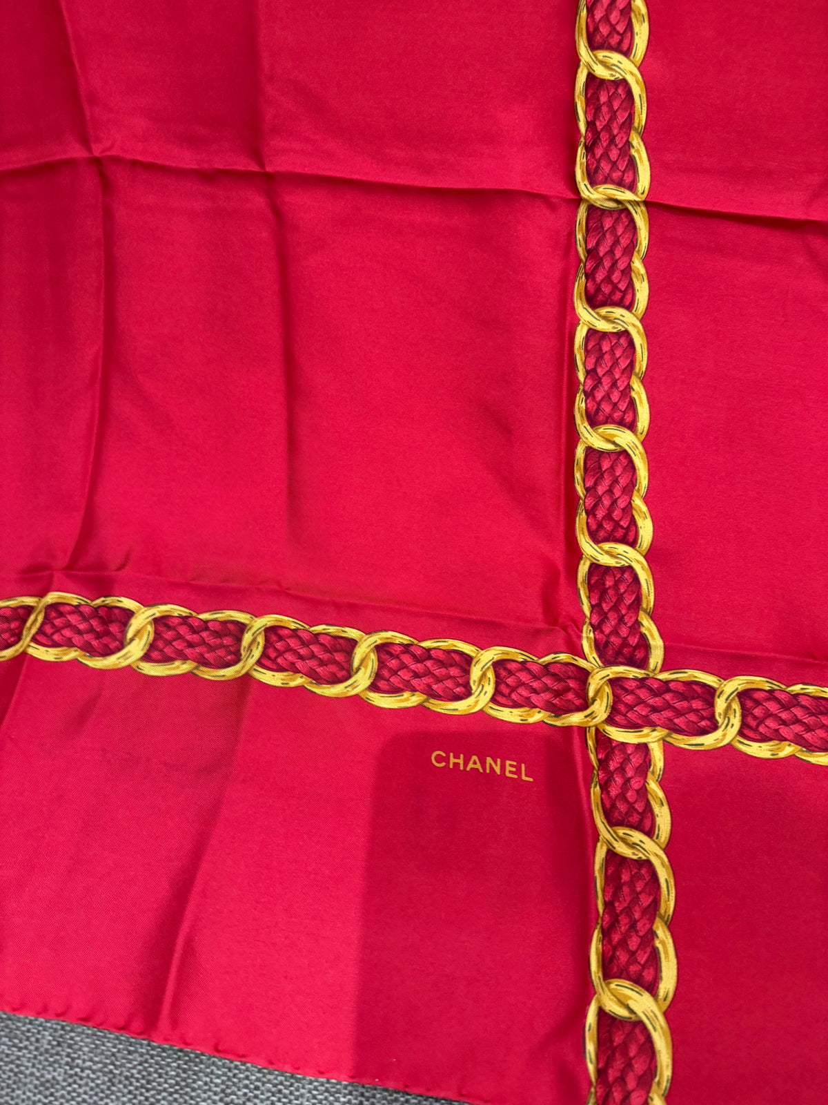 Foulard Chanel rouge TU