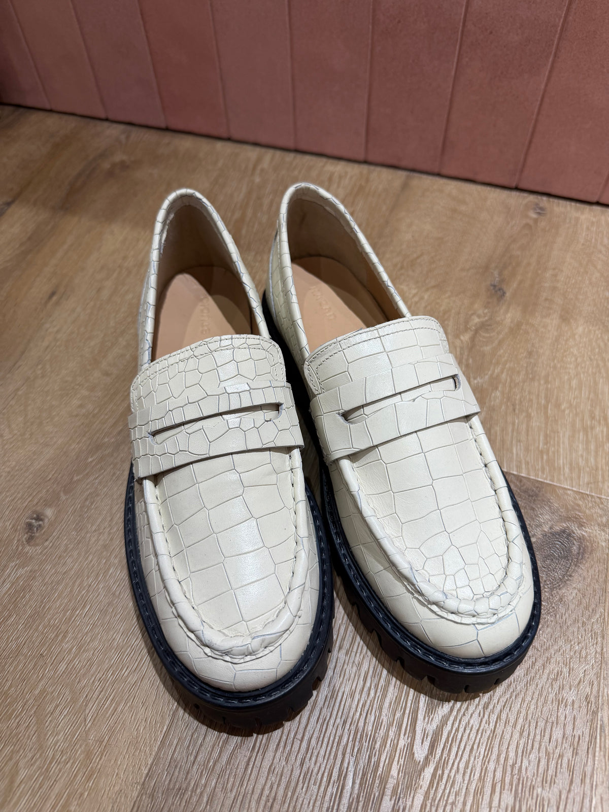 Mocassins blancs Kazar Studio T.38 11/10