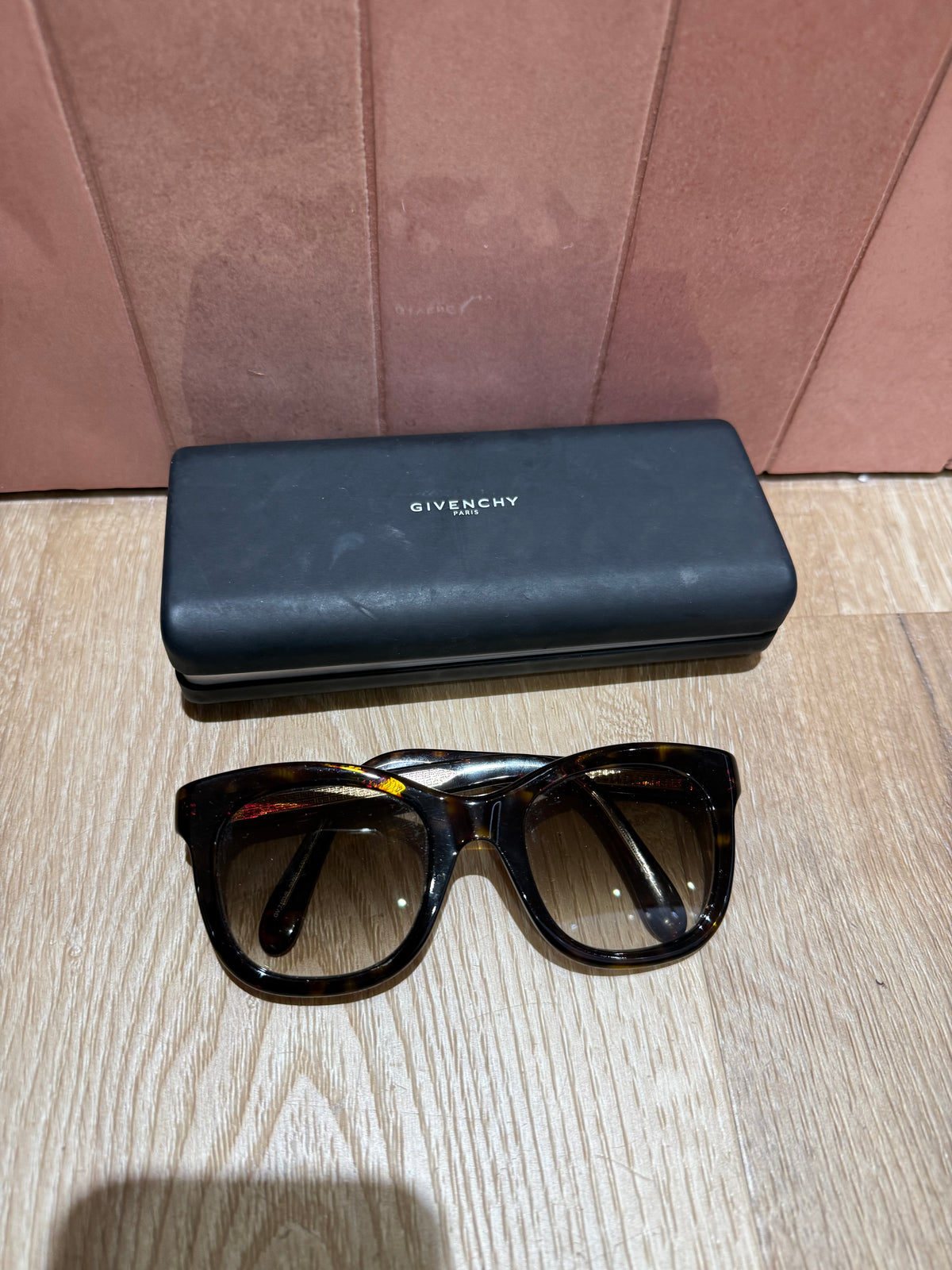 Lunette de soleil givenchy
