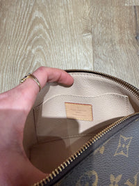 Pochette Louis Vuitton monogramme