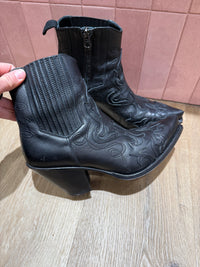 Bottines Noir cuir Sendra T.39