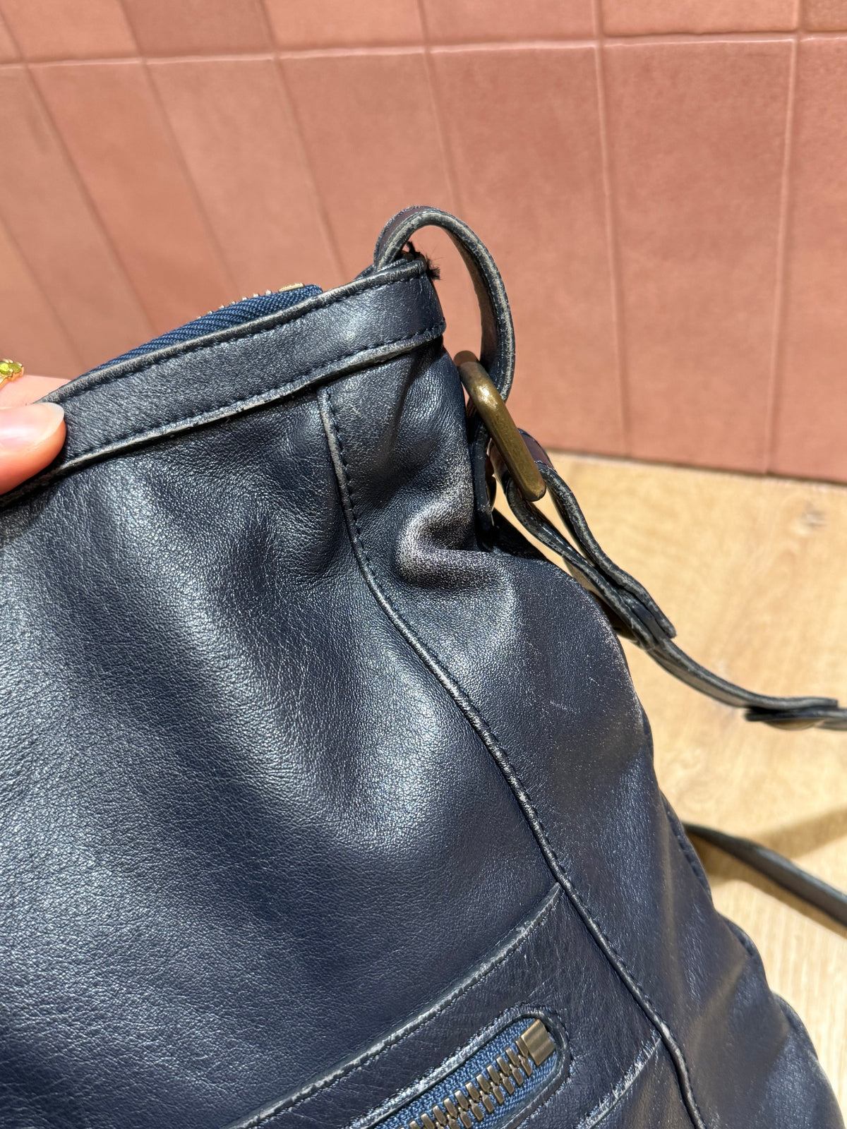 Sac bleu marine cuir Gérard Darel