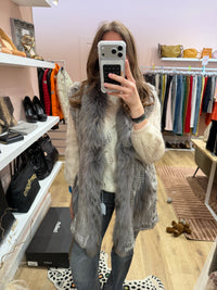 Veste sans manches vraie fourrure 18/08 T.unique