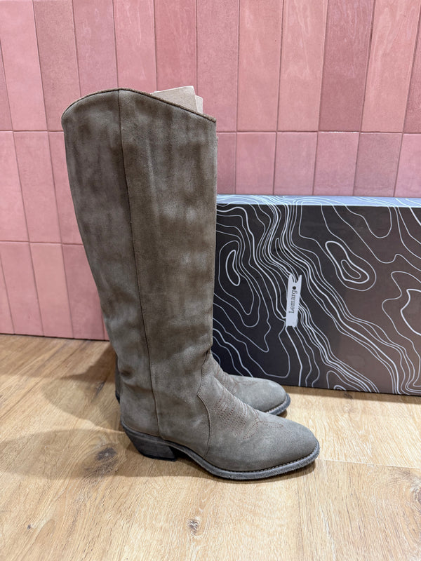 Bottes grises / L’Embargo T.37 16/10