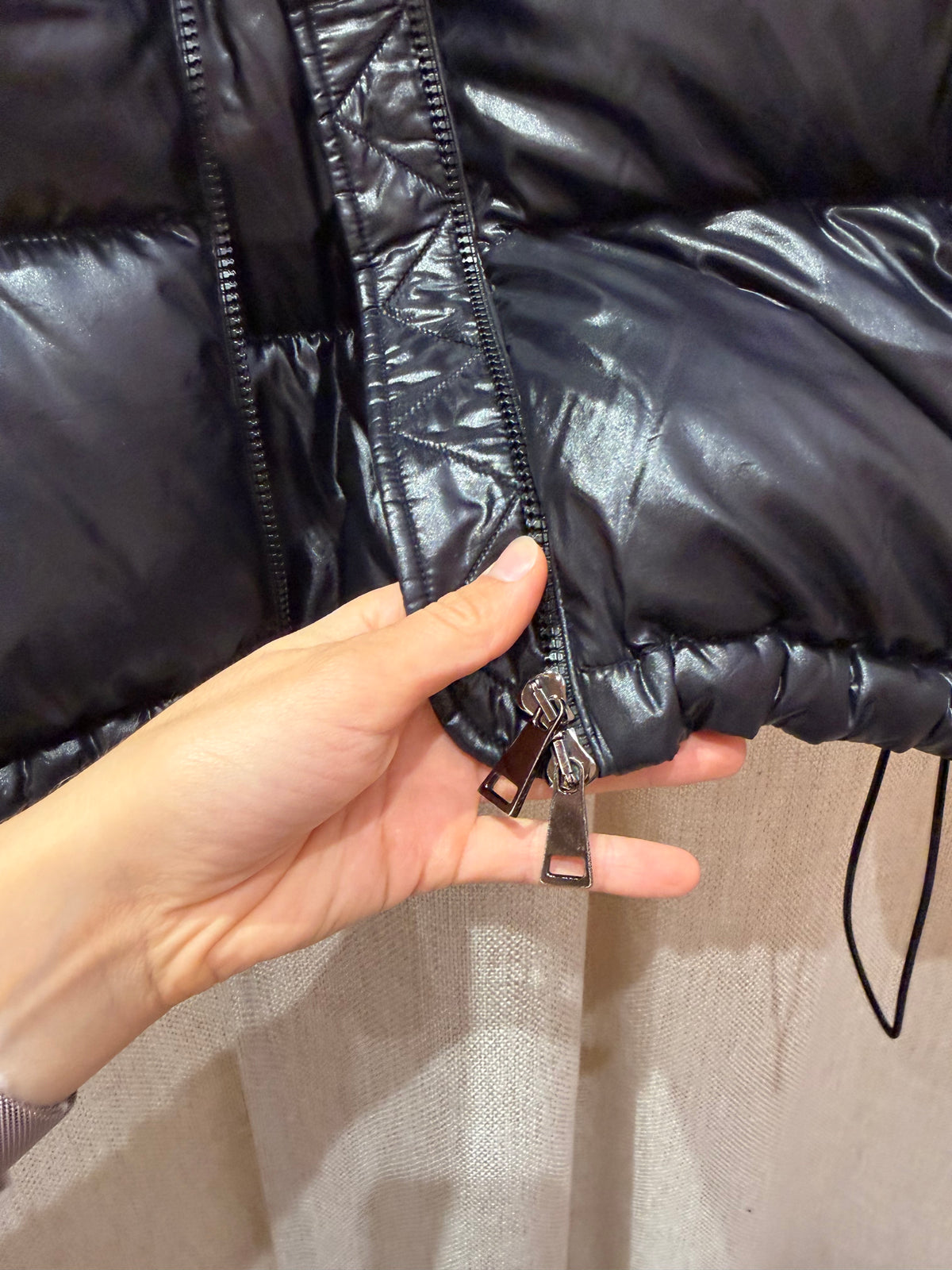 Doudoune noire à inscription Moncler – XS (taille grand) 19/10