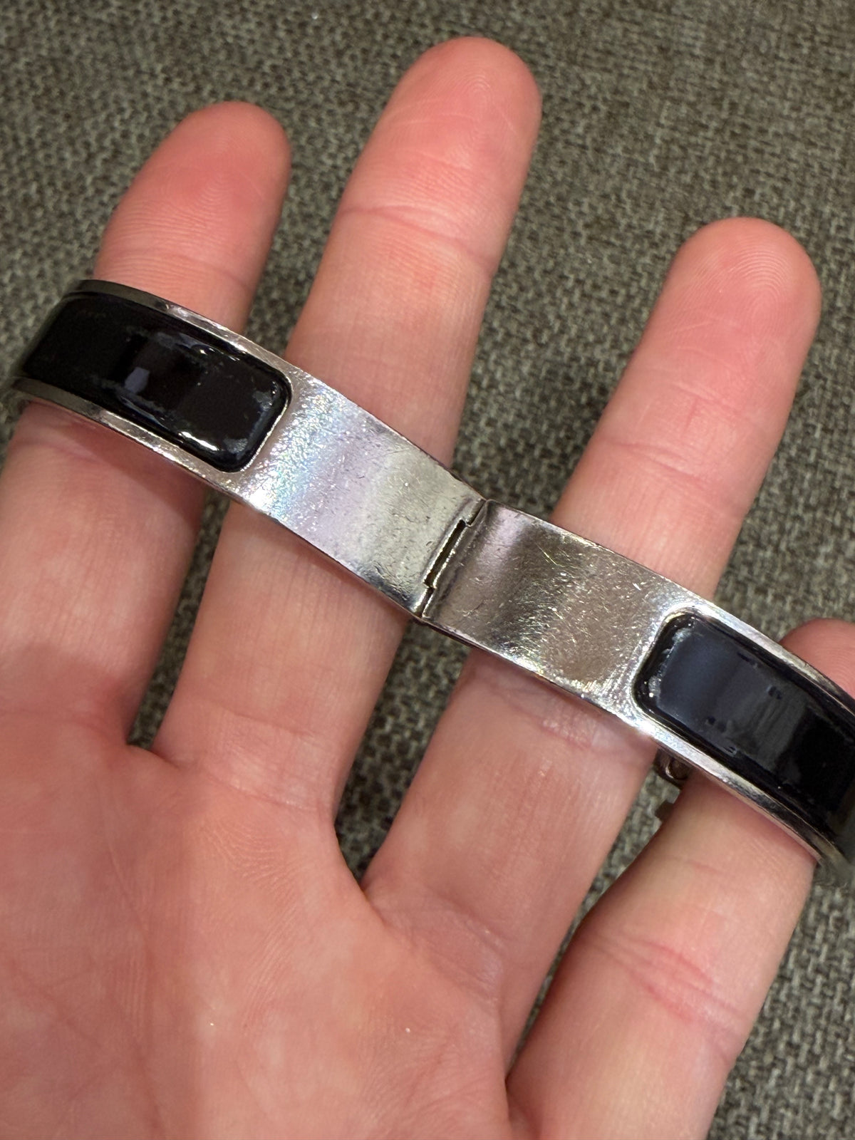 Bracelet noir Clic Hermès, finition argentée 19/10