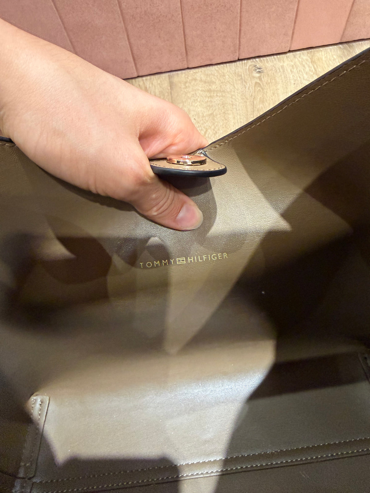 Sac noir épaule Tommy Hilfiger 31/07