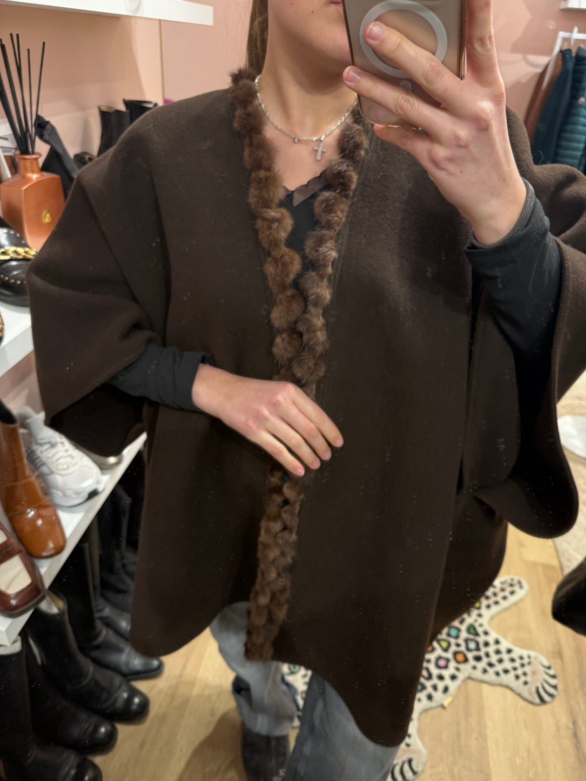 Cape marron polaire détail vison T.U