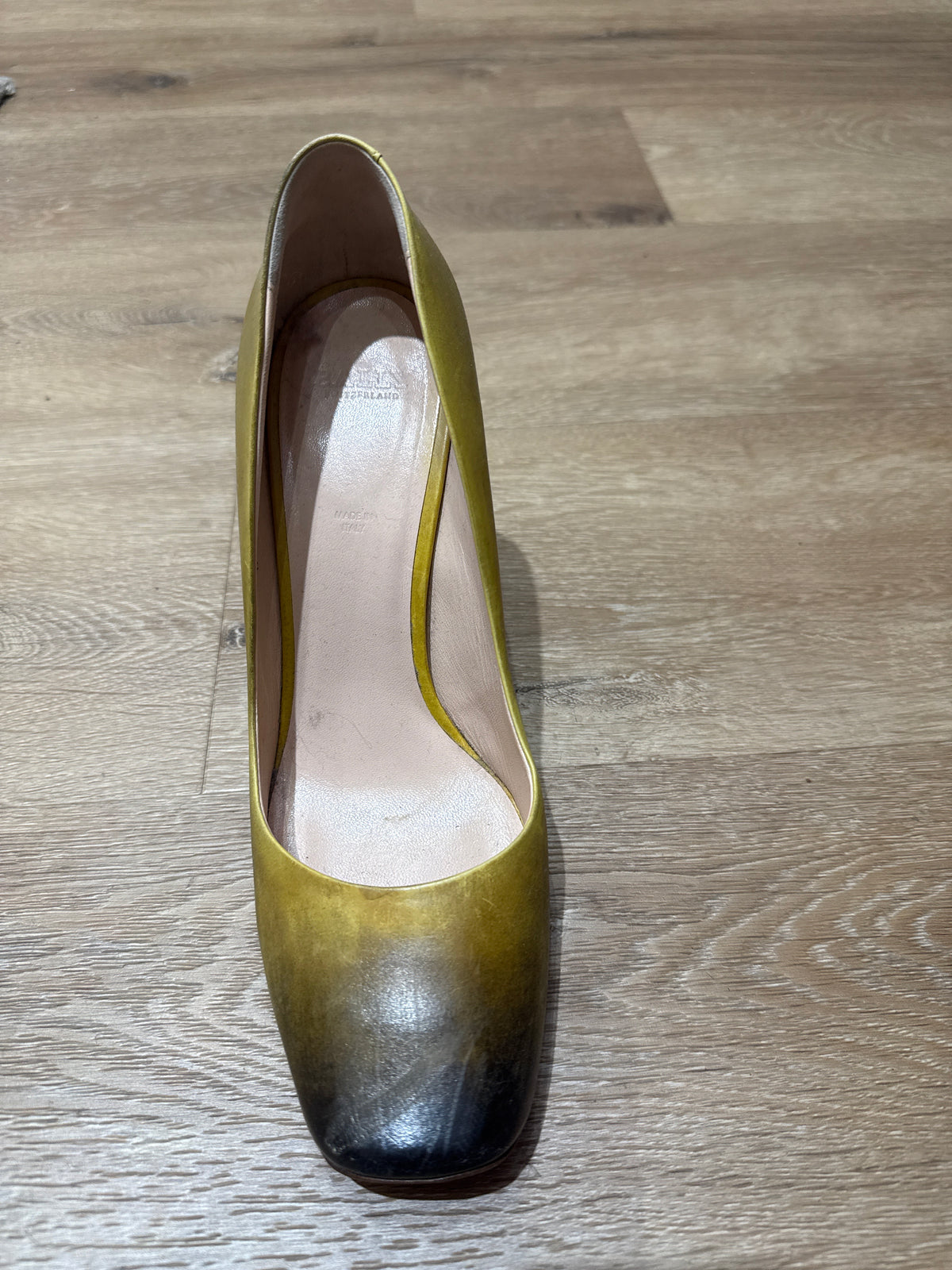 Escarpins jaune et noir T.40