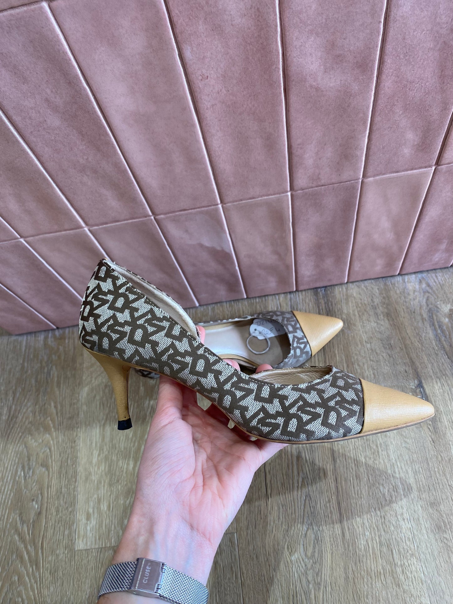 Escarpins DKNY taille 37.5
