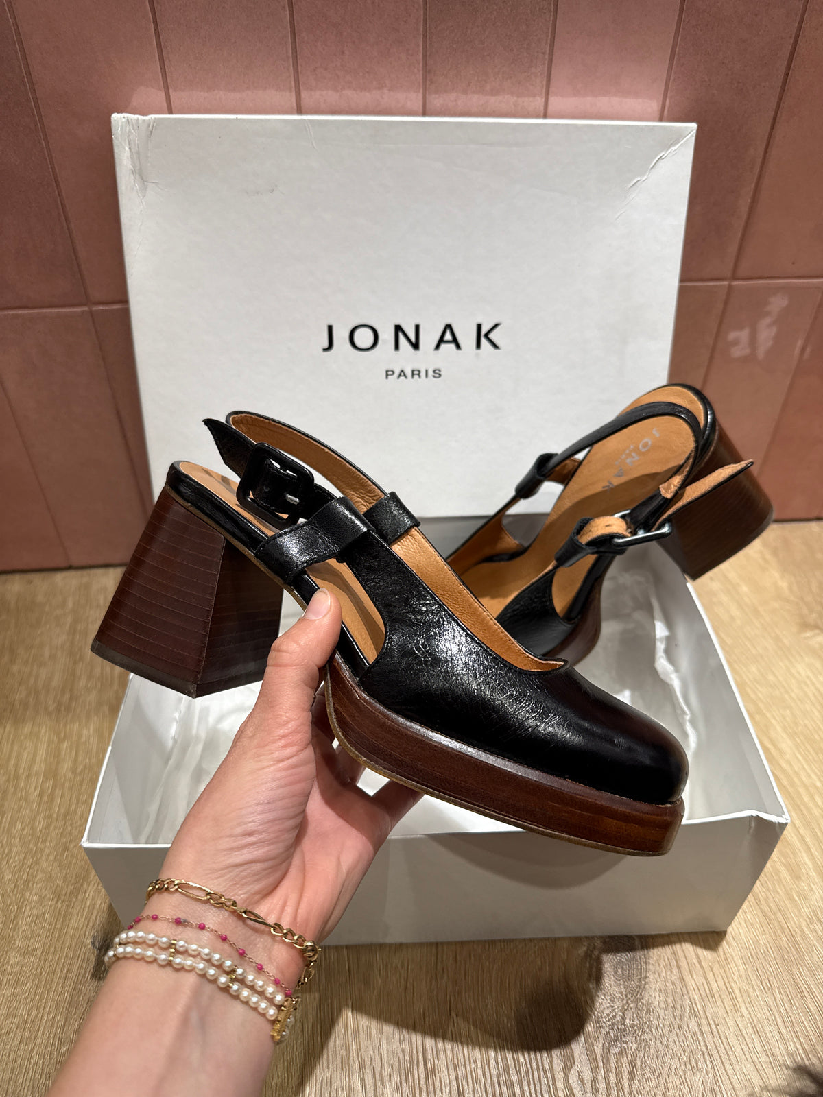 Sandales noires Jonak T.37