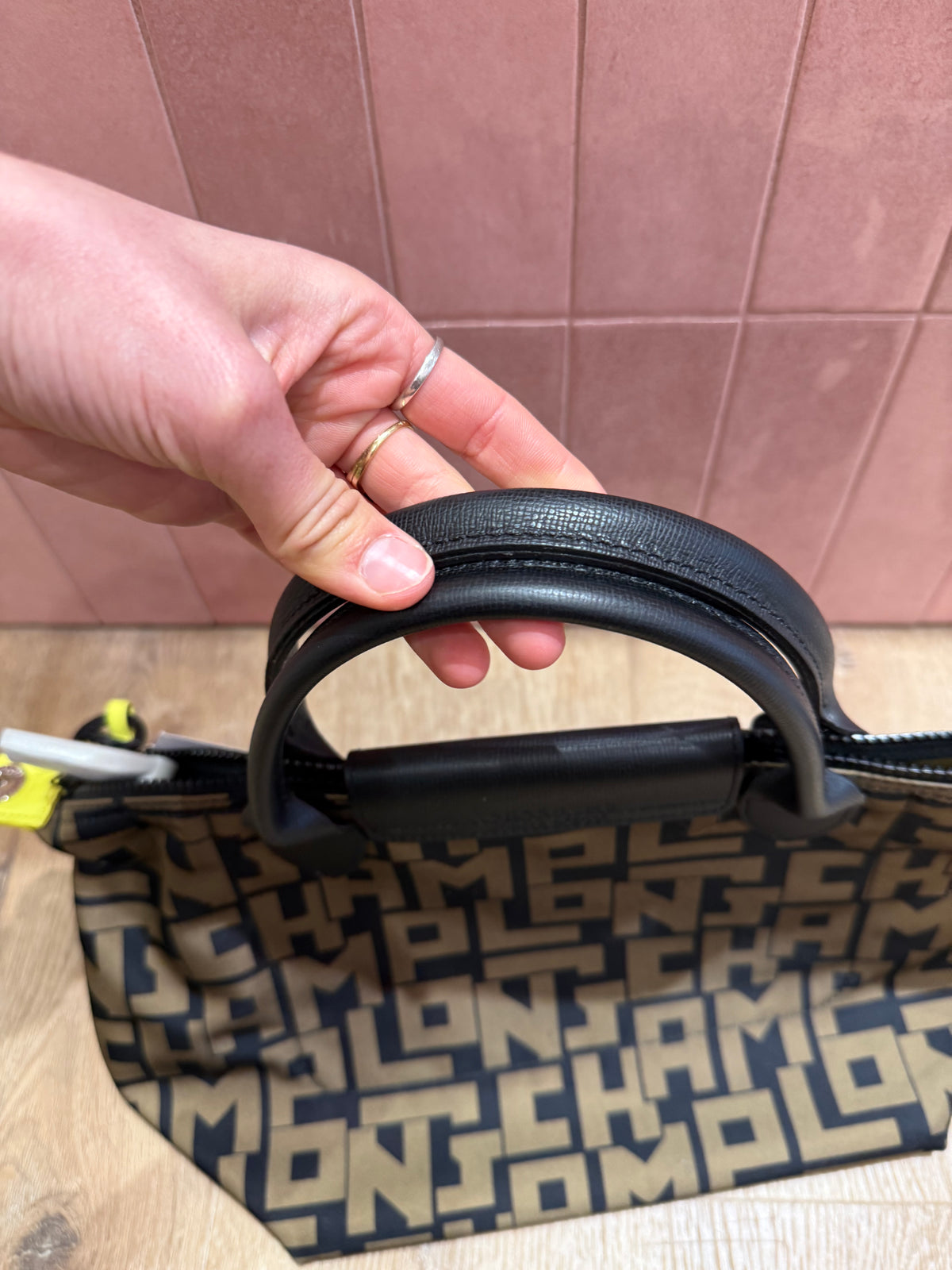 Sac Longchamp kaki noir pliage
