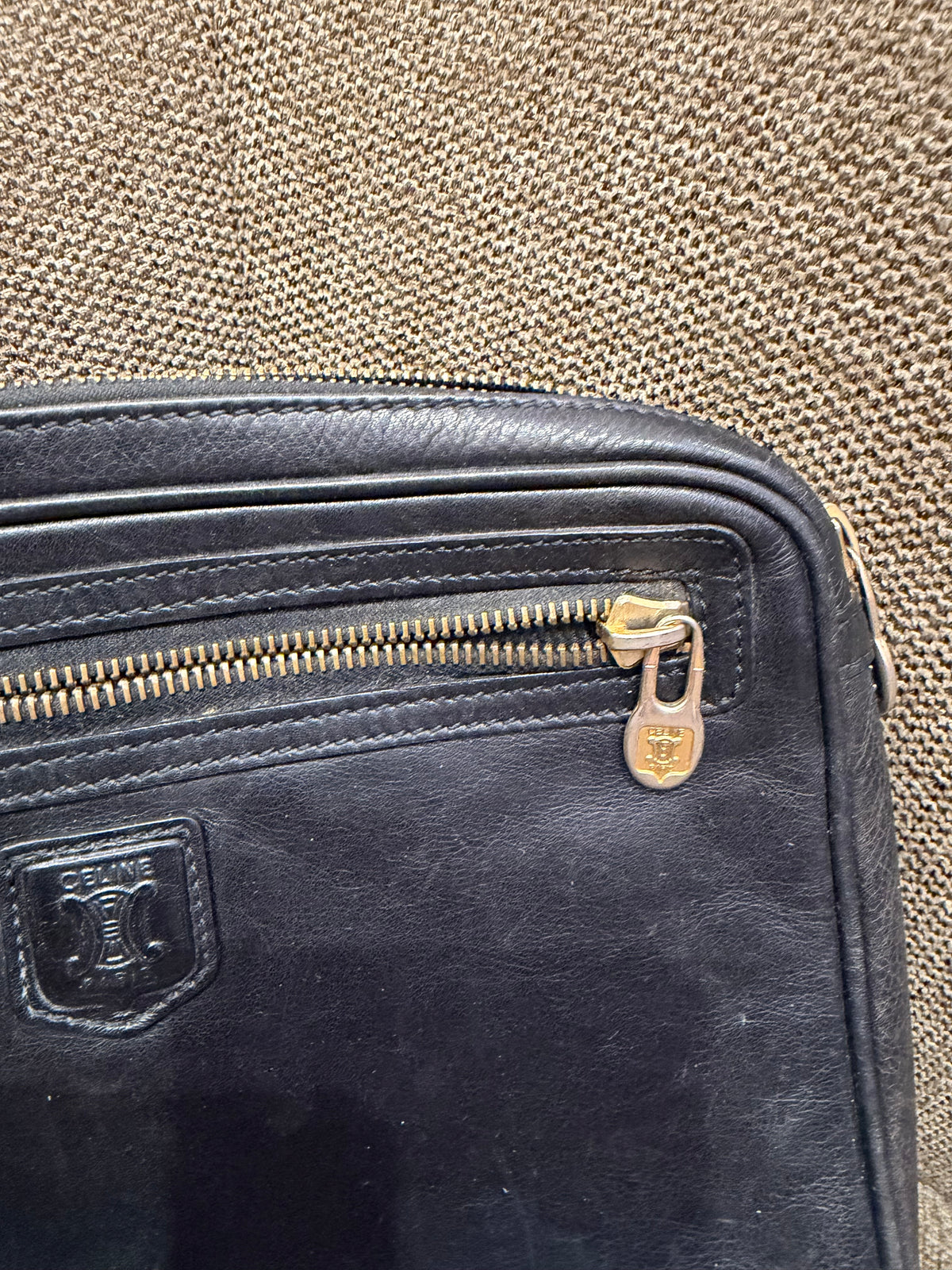 Pochette noire en cuir Céline 18/09