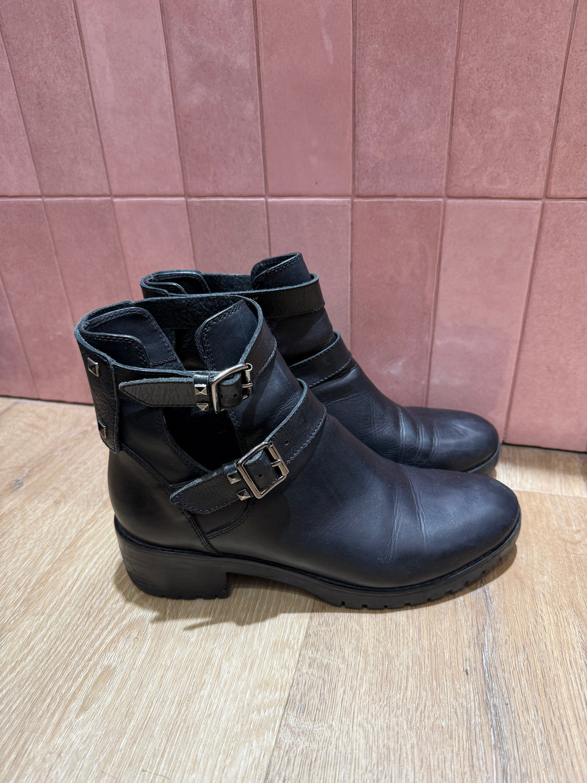 Bottines Noir cuir Minelli T.38