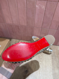 Chaussures doré louboutin T.35 05/06
