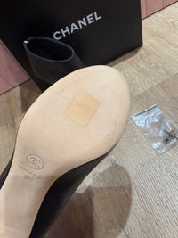 Bottines noires bout rond Chanel - T.38 07/10