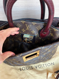 Sac Louis Vuitton en python et cuir d’autruche 15/08