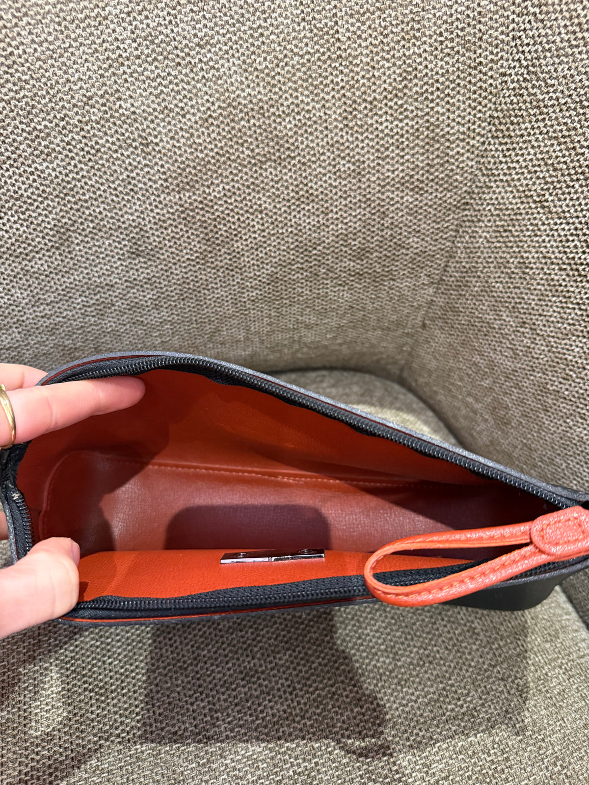 Pochette noir orange Longchamp cuir