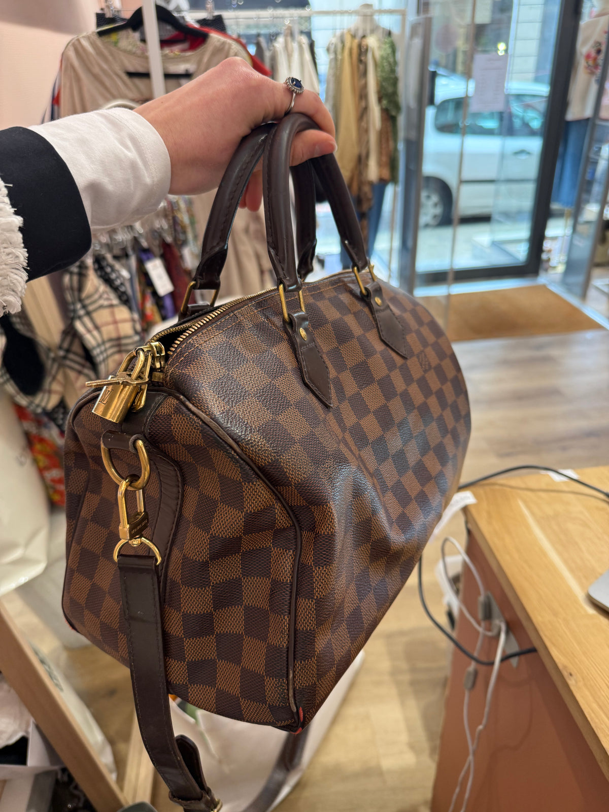 Sac speedy damier ébène Louis Vuitton taille 30
