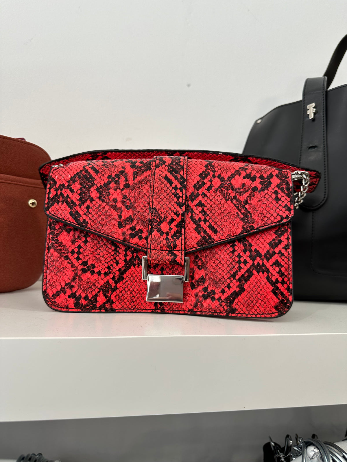 Sac rouge simili