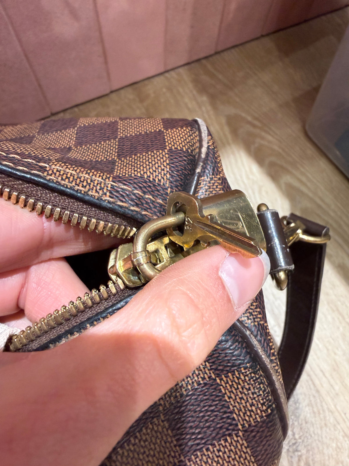 Sac speedy damier ébène Louis Vuitton taille 30