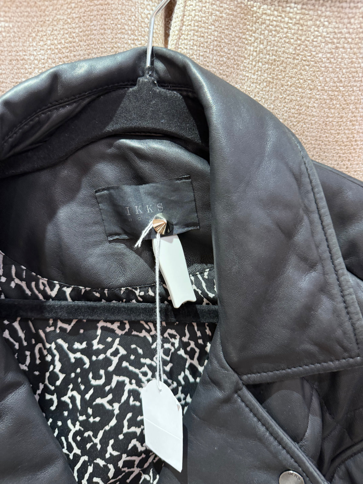 Veste en cuir noire matelassée IKKS - T.M 01/10
