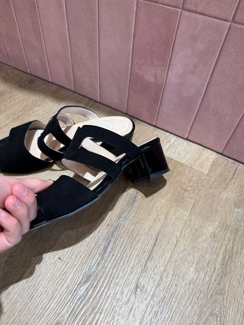 Mules noires talons vernis T.37