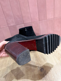 Bottines à talons noires T.38 minelli