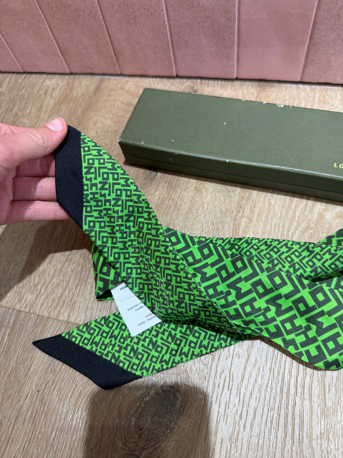 Foulard Longchamp vert fluo soie