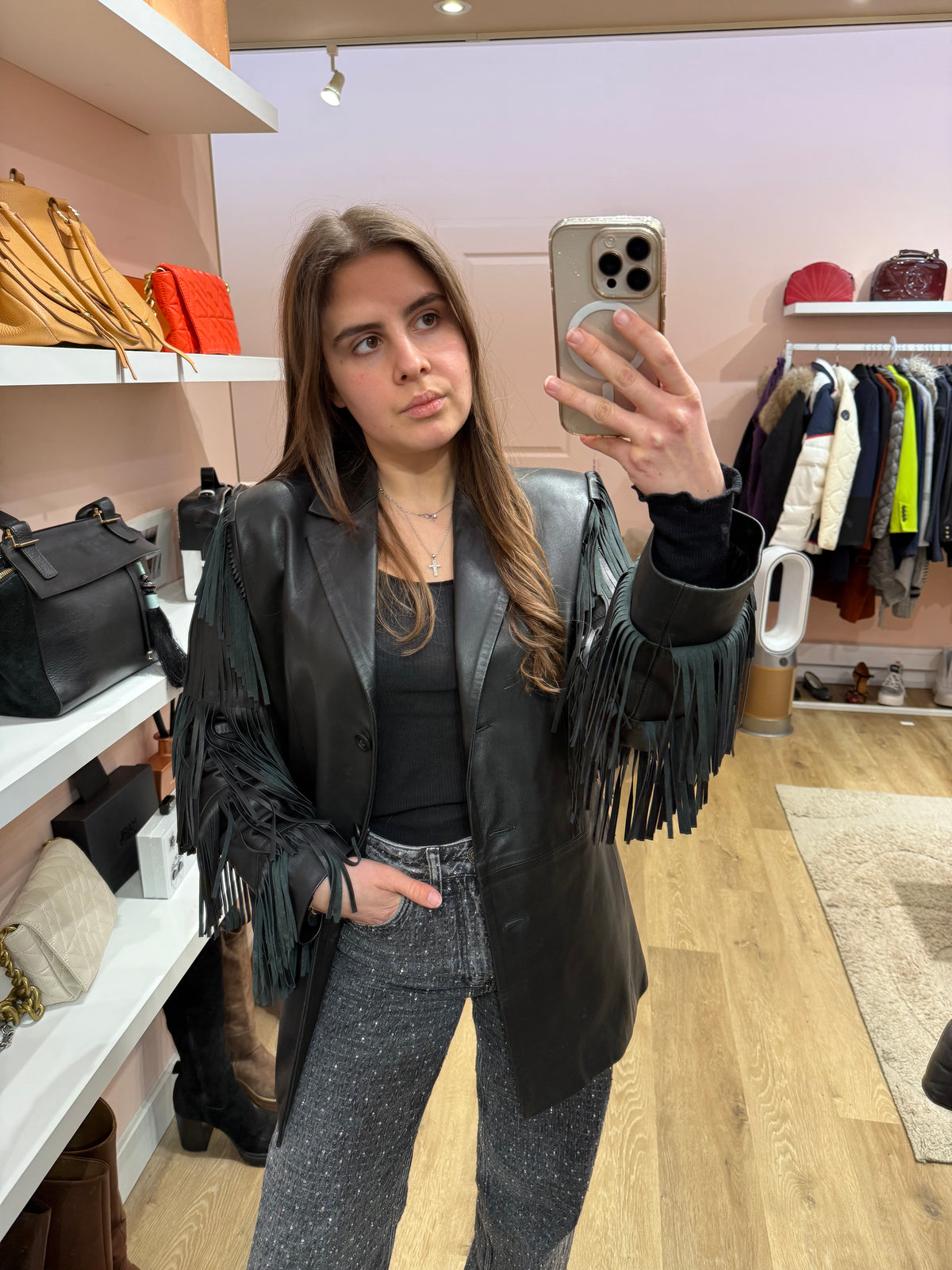 Veste noire en cuir à franges T.38