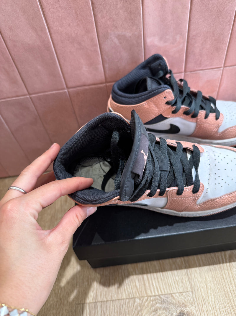Baskets Nike T.36.5
