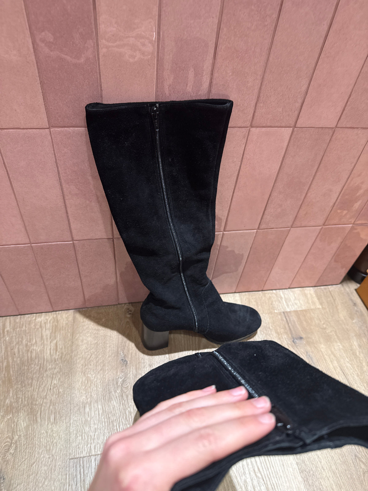 Bottes Cosmo Paris noires daim T.39