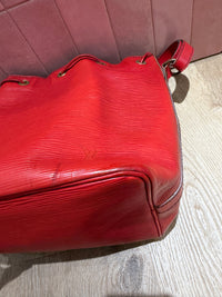 sac noé Louis vuitton cuir epi rouge PM 28/08