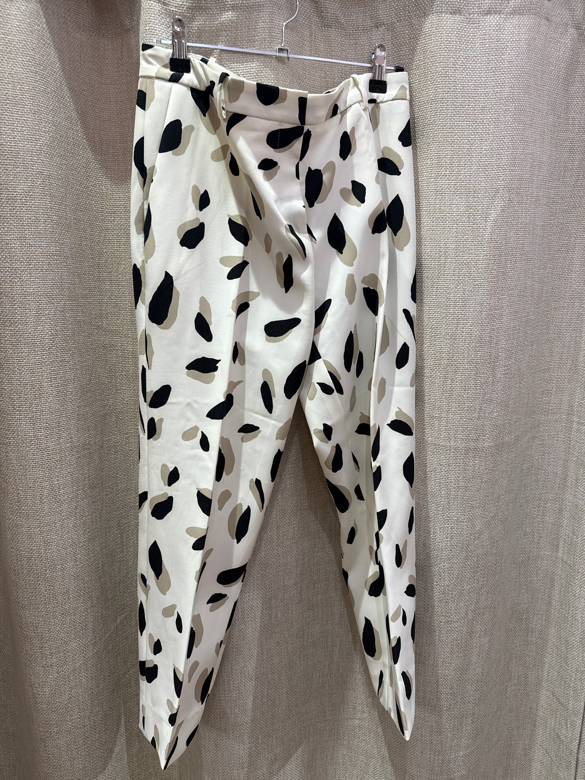 Pantalon blanc taches noires Boss T.38