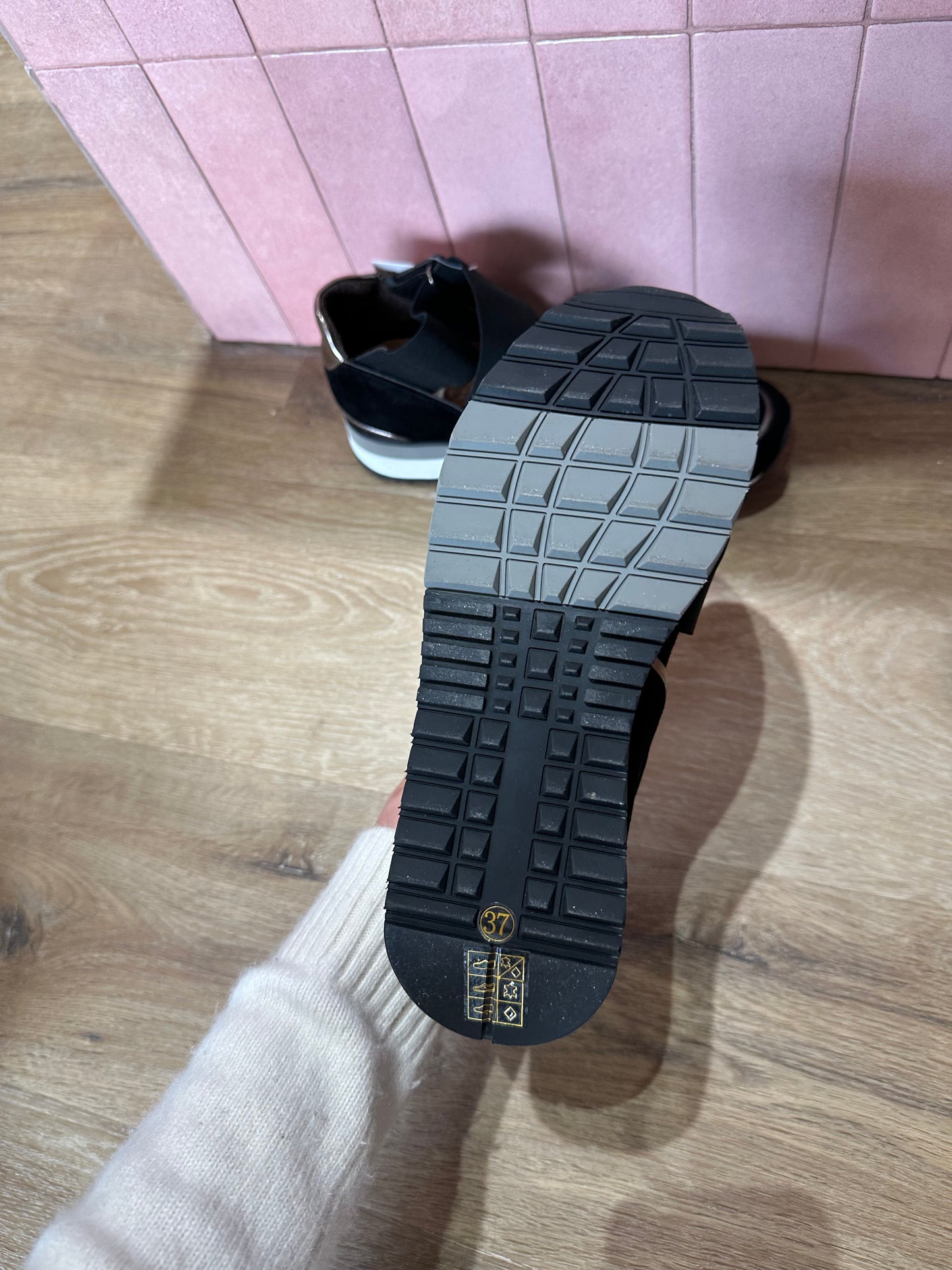 Chaussures ouvertes Adige T.37 cuir